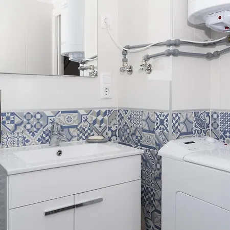 Europa A- 12º-23 Appartement *